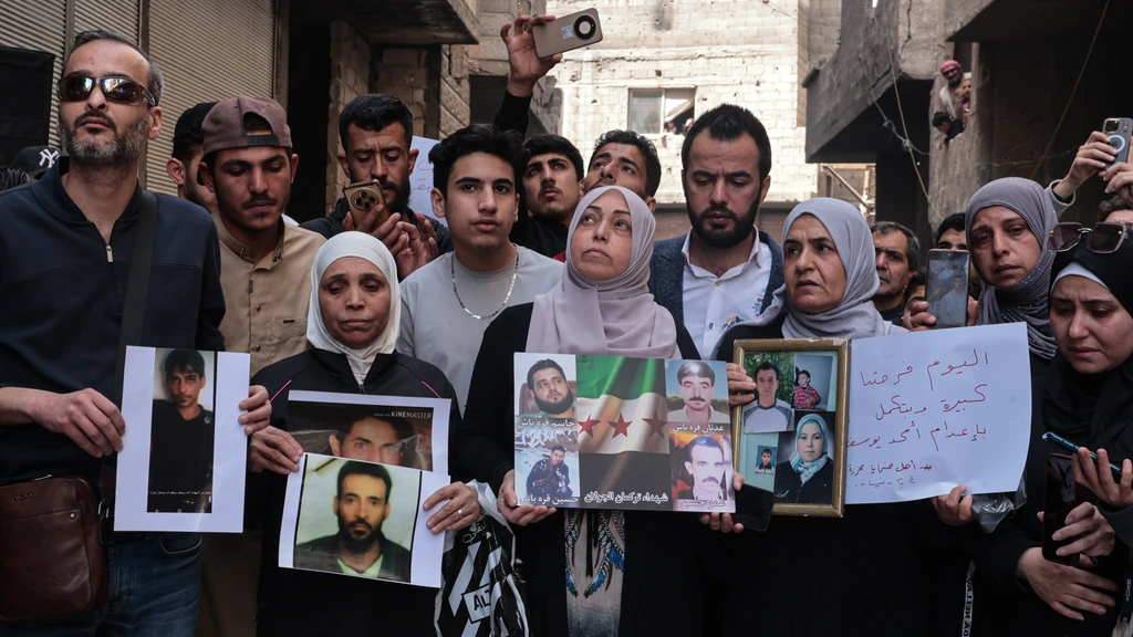 Foto: Langgezochte verdachte van Tadamon-bloedbad in Syrië gearresteerd 