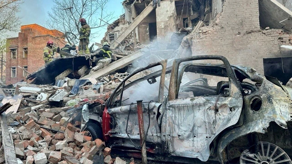 Foto: Dodelijke luchtaanval Rusland op Oekraïne, schade door drones in Roemenië